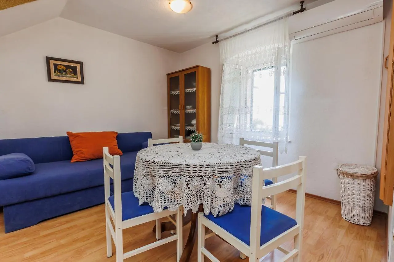 Apartment Apartman Luca Kastela