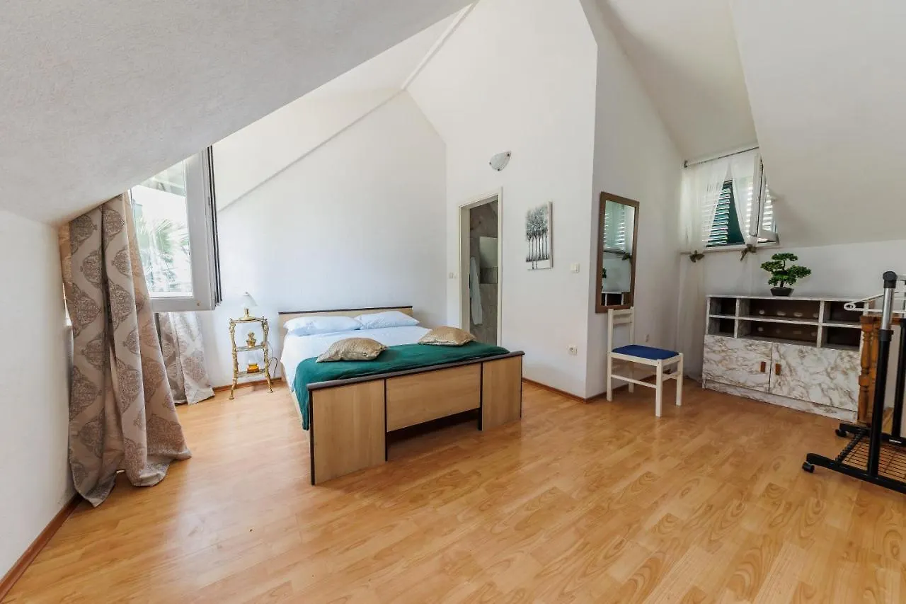 Apartman Luca Kastela