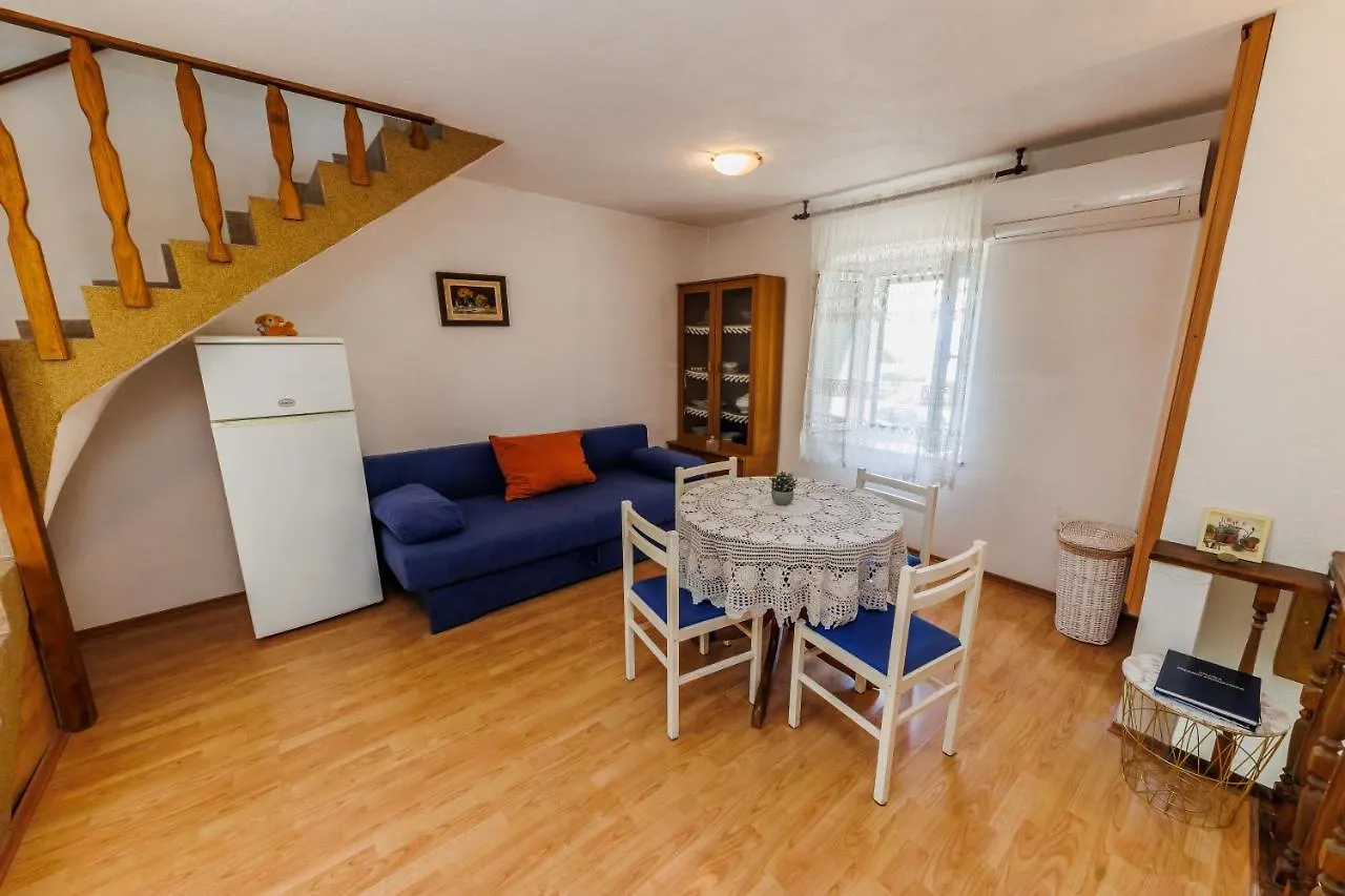 Apartment Apartman Luca Kastela Croatia