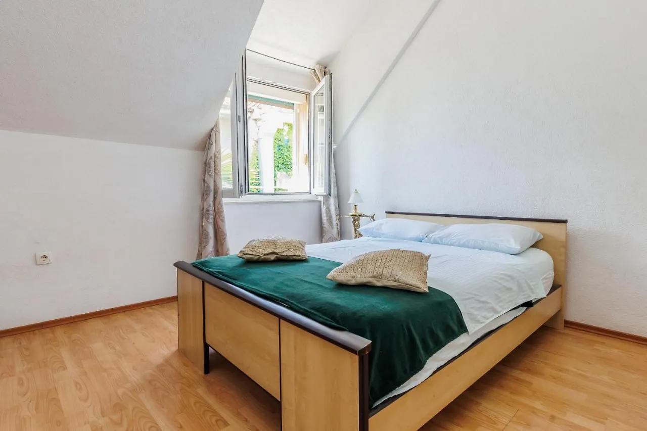 Lägenhet Apartman Luca Kaštela